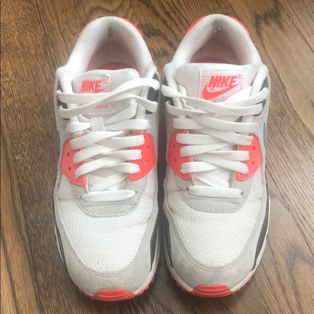 Nike AirMax Women’s 7 or Youth 5